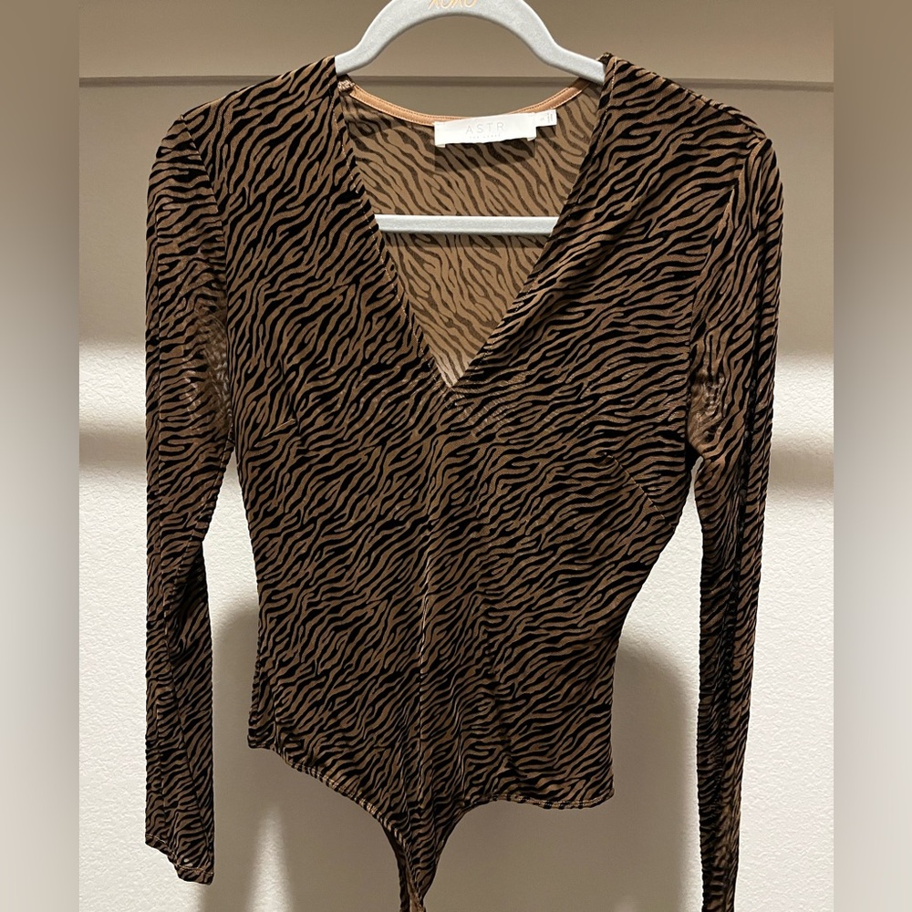 Astr Zebra Pattern V-Neck Bodysuit